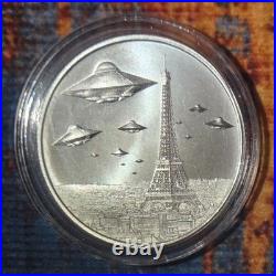 UFOS OVER the EIFFEL TOWER 1 oz 999 Fine Silver Bullion NEW in Capsule Intaglio